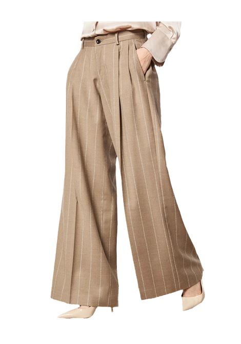 Pantalone L.B.M 1911 donna 811053539 Cammello ampio gessato in lana vergine leggermente stretch vestibilità over gamba ampia e piega stirata L.B.M. 1911 | Pantaloni | 8110535391